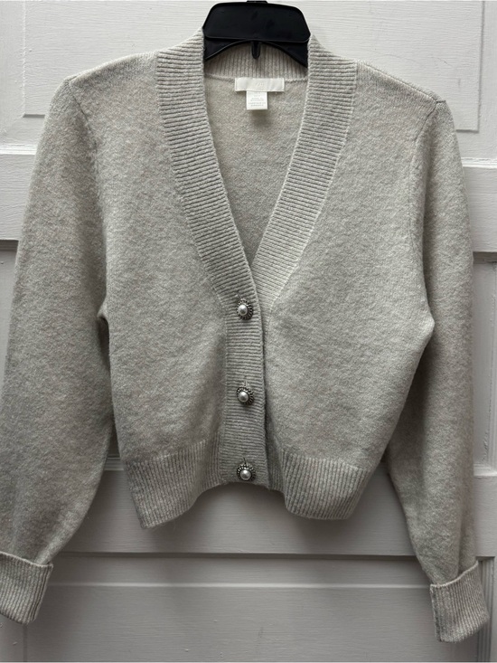 Sweaters - H&M Gray Pearl Button Cropped Cardigan Cozy Knit Sweater S